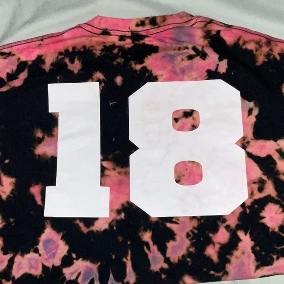 Tie Dyed Graphic Team Tee - Picture 3 of 4